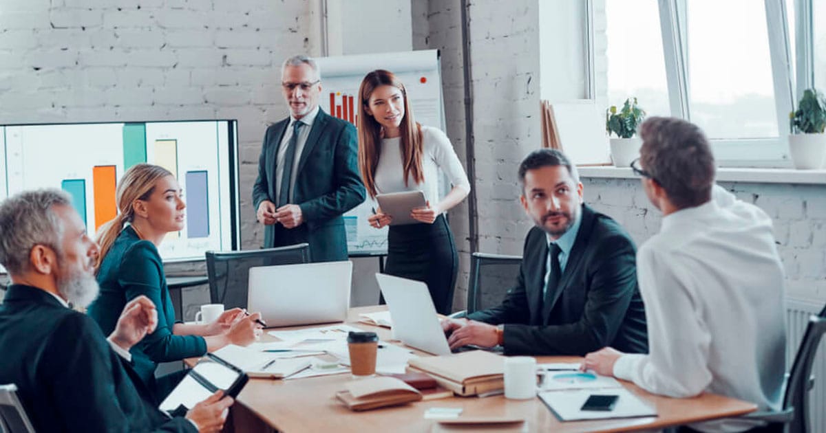 ستيف جوبز: عندما تجتمع اليقظة الاستراتيجية وفطنة الأعمال